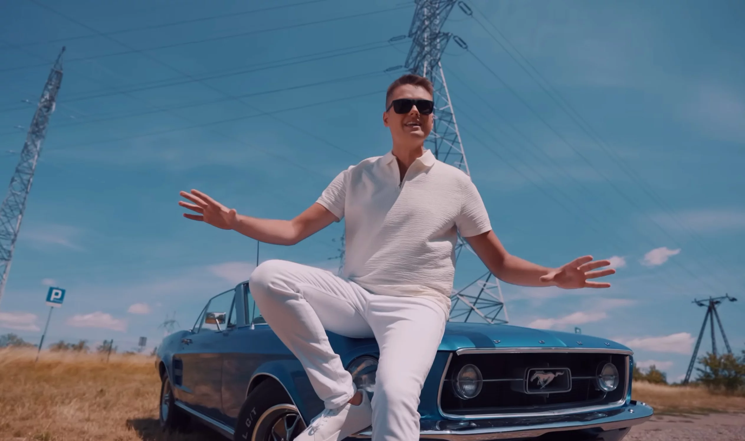 Latynoskie rytmy w disco polo. Maciek Kasprzyk z nowością „Ona skradła moje serce"