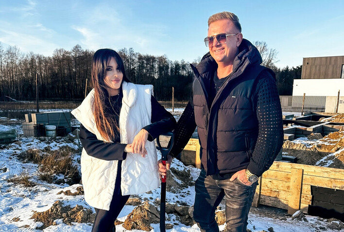 Lider D-Bomb stawia fundamenty nowego życia! Bartek Padyasek inwestuje z ukochaną ogromne pieniądze!
