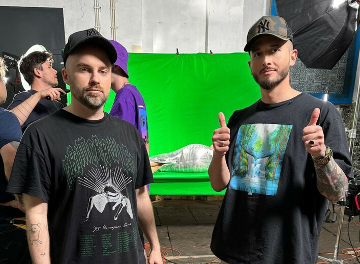 Łobuzy porażają publiczność swoim najnowszym przebojem „Dżoana„!