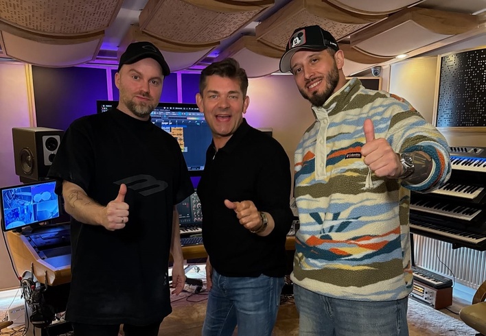 Łobuzy świętują 10-lecie i szykują duet z Zenkiem Martyniukiem? Tajemniczy utwór już 1 lipca!

