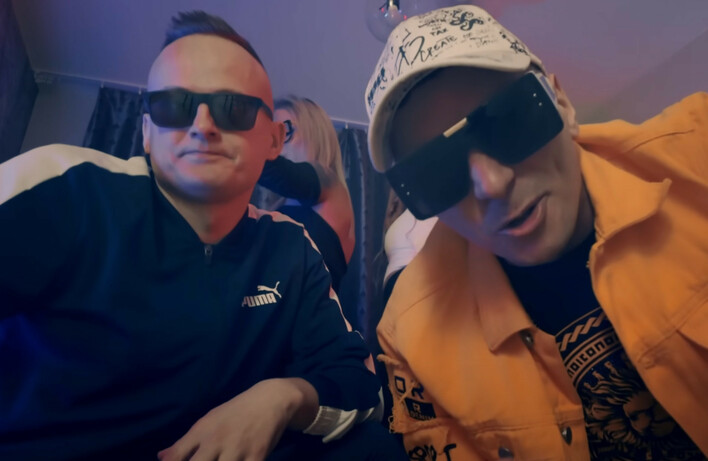 Loverboy znowu na fali! Nowy, kontrowersyjny teledysk gwiazdy disco polo „The Bill„ zdobywa popularność!
