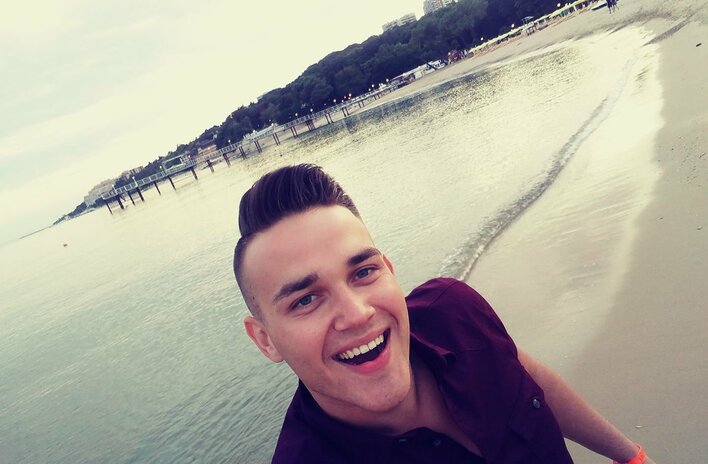 Luka Rosi na żywo z utworem "A Ty bądź"! Utwór podbija serca fanów disco polo! Zobaczcie reakcję publiczności | VIDEO