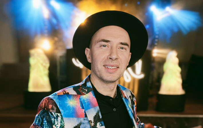 Łukasz Gesek w wirze karnawału! ”Szalone życie” i intensywne tygodnie pełne koncertów
