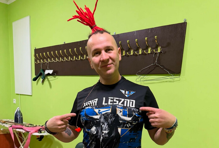 Luxon – gitarzysta Skolima w ogniu krytyki! Zdjęcie w sieci wywołało burzę
