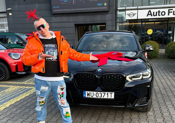 Luxon otrzymał luksusowe i bardzo DROGIE BMW od Skolima! Co za gest! 
