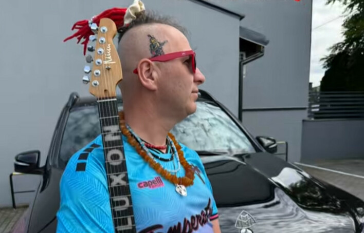 Luxon totalnie zaszalał! Nowy tatuaż na głowie gitarzysty Skolima! 