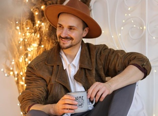 Maciej Smoliński  - wiek, wzrost, dziewczyna, żona, rodzina, piosenki, instagram