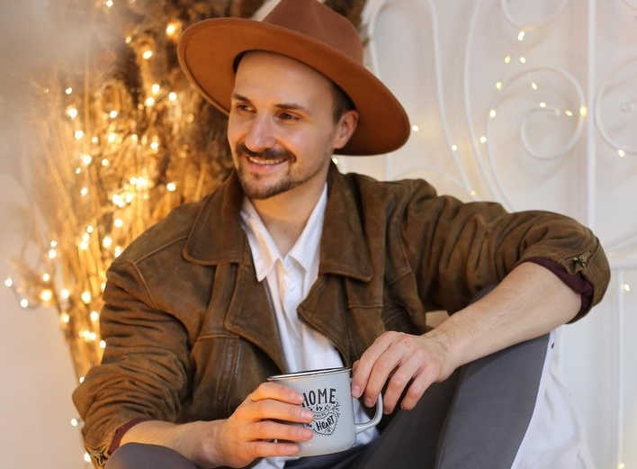 Maciej Smoliński  - wiek, wzrost, dziewczyna, żona, rodzina, piosenki, instagram