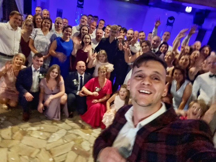 Maczo zagrał na weselu Magdy i Marka! To była epicka impreza.