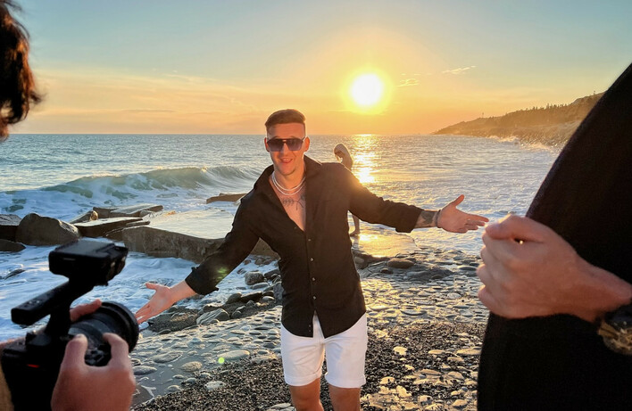 Maczo zaskakuje fanów! Przedpremierowy fragment nowości ”Excuse me Madam” już w sieci
