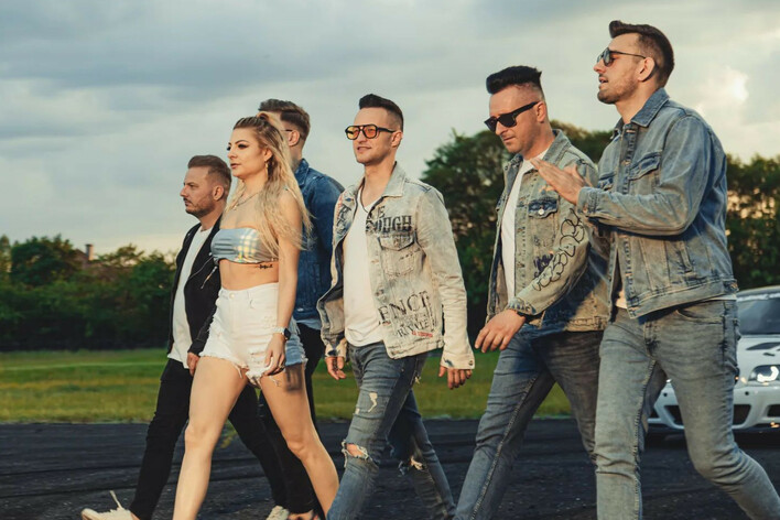 Magda Narożna i Playboys: „Walczę o Ciebie„ - Największy hit disco polo wszech czasów?!