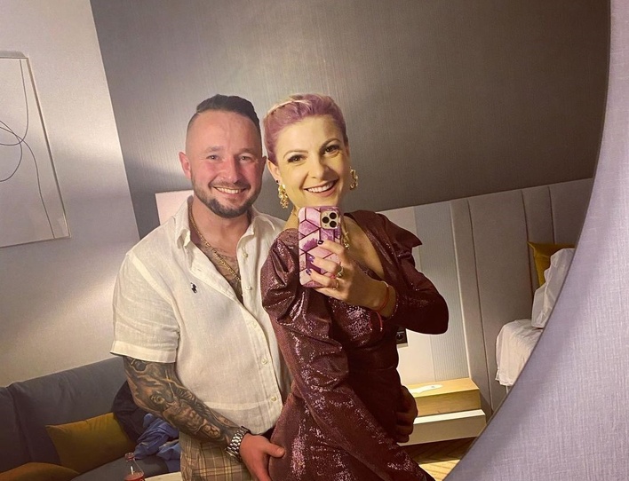 Magda Narożna - Piękni i Młodzi na ustach wszystkich. Obłędna metamorfoza gwiazdy disco polo podbija internet! 
