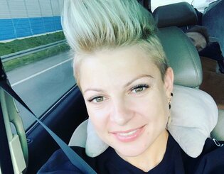 Magda Narożna (Piękni i Młodzi) na ustach internautów! Zaskoczyła swoją świąteczną stylizacją