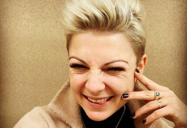 Magda Narożna (Piękni i Młodzi) szokuje! Wokalistka disco polo wygląda zjawiskowo!