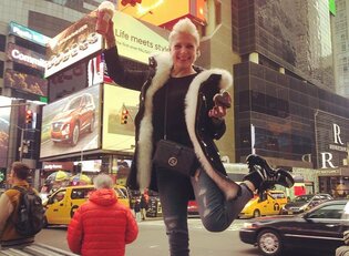 Magda Narożna podbija największe miasto w USA! Gwiazda disco polo wygląda jak milion dolarów!