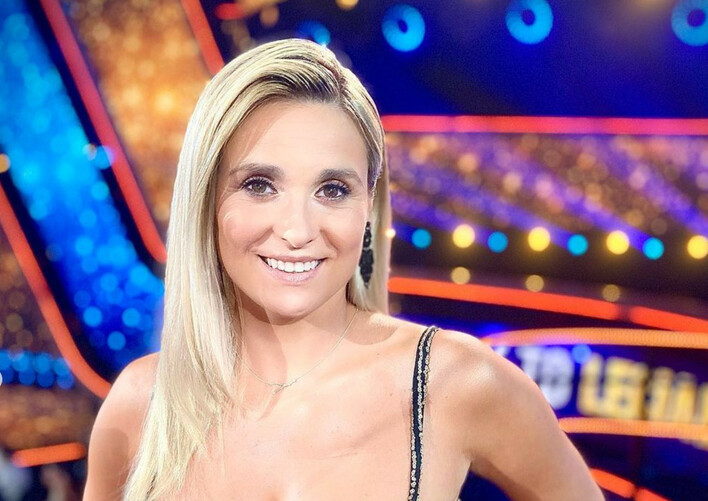 Co za ciało! Magdalena Kajra Kajrowicz kokietuje głębokim dekoltem! Żona Sławomira wie, jak zachwycić! 