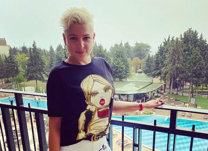 Magdalena Narożna ma sobowtóra? Gwiazda disco polo opublikowała niesamowite zdjęcie