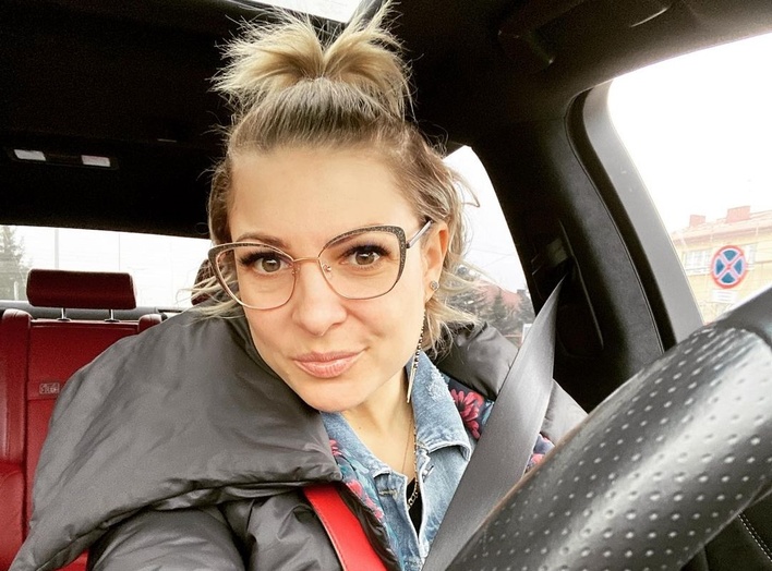 Magdalena Narożna Piękni i Młodzi z ukochanym w Paryżu! Gwiazda disco polo szczęśliwie zakochana | ZDJĘCIA