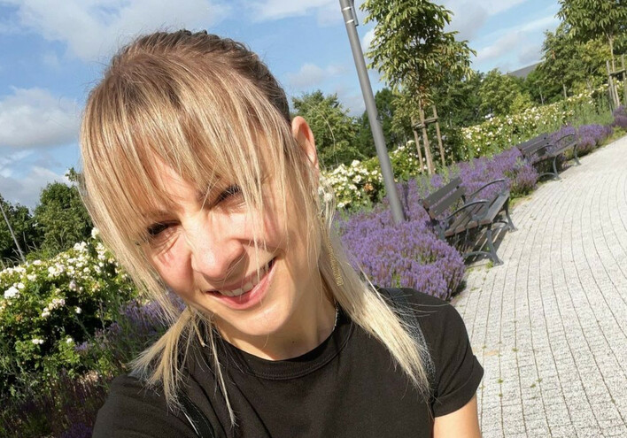 Magdalena Narożna prezentuje niezapomniane wykonanie „Czułych słów (Maju Maj)„ na żywo!