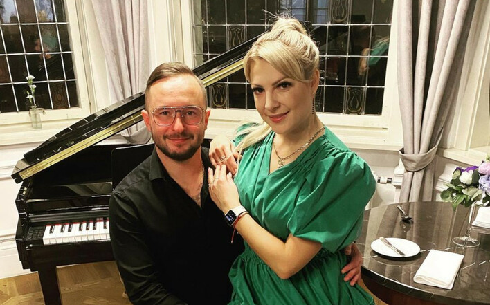 Magdalena Narożna w czułych objęciach ze swoim narzeczonym! Fani „Piękni i zakochani„