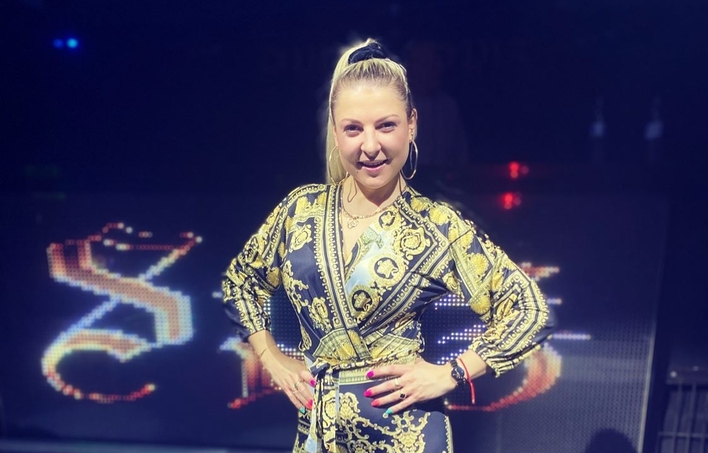 Magdalena Narożna w objęciach ukochanego! Liderka zespołu Piękni i Młodzi rozkwita!