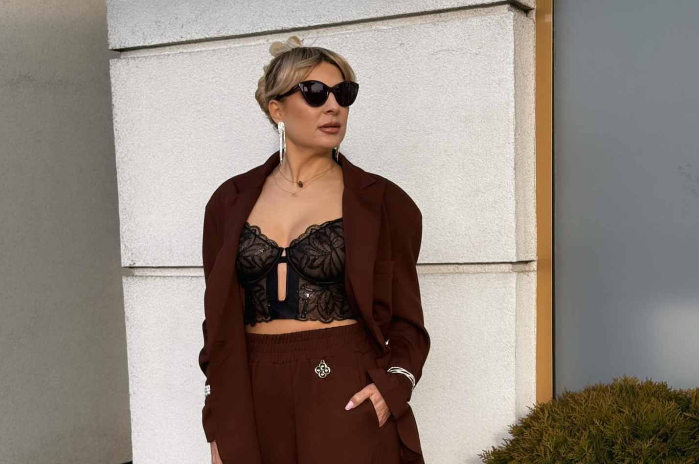 Magdalena Narożna w stringach i bez filtrów. Poranek gwiazdy disco polo z kampera robi wrażenie