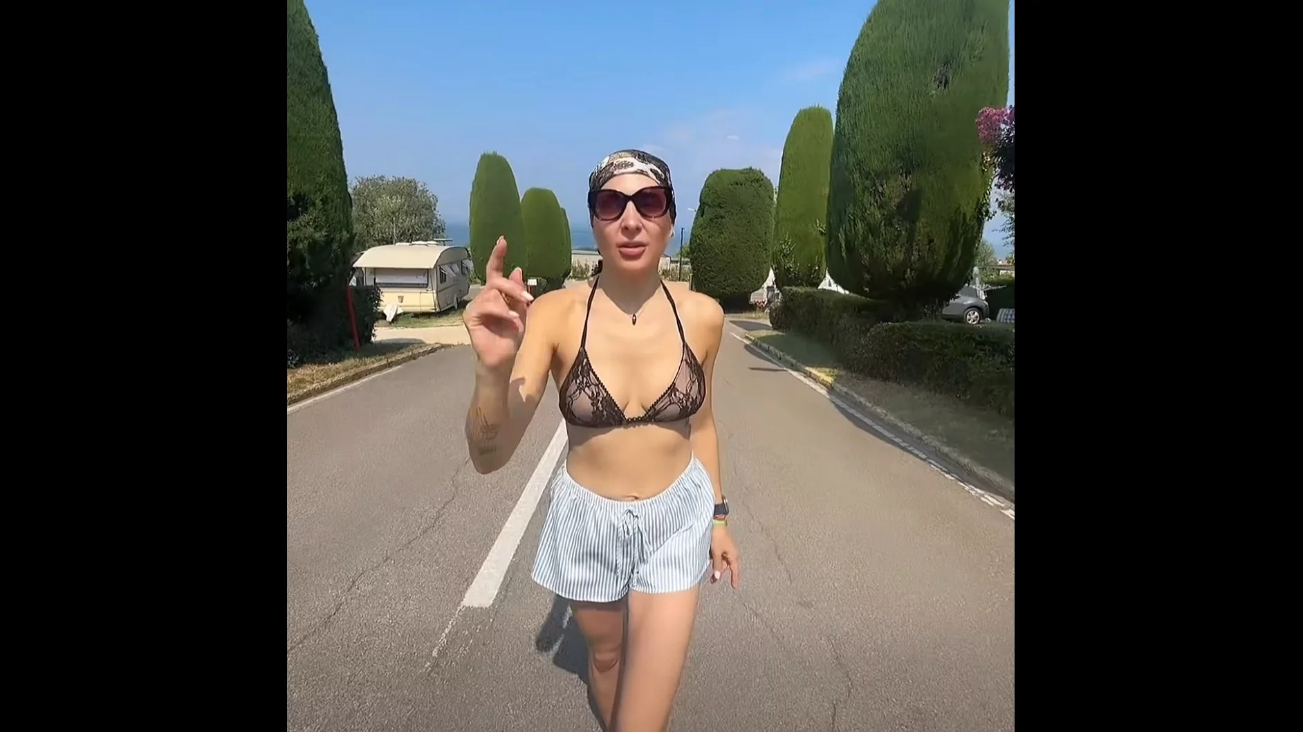 Magdalena Narożna wskoczyła w koronkowe bikini i pokazała, jak wygląda jej urlop