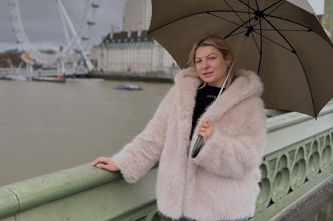 Magdalena Narożna z Piękni i Młodzi uciekła z Polski? Gwiazda disco polo pokazała zdjęcia z Londynu