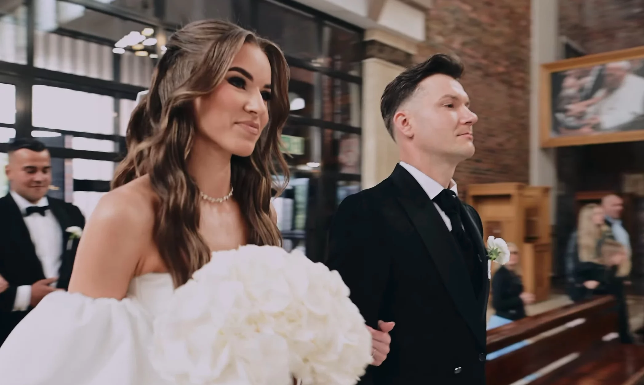 Majkel z premierą „Przysięgam Ci Miłość". W teledysku pokazał sceny ze swojego ślubu