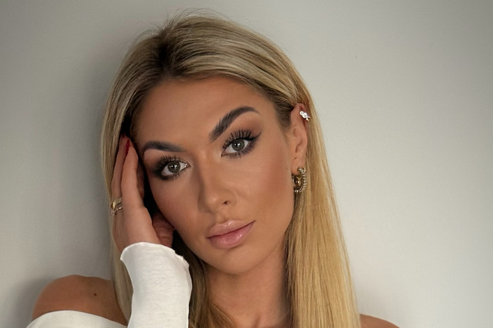 Małgorzata Główka odsłoniła zmysłowy, głęboki dekolt. Ta stylizacja należy do najbardziej uwodzicielskich