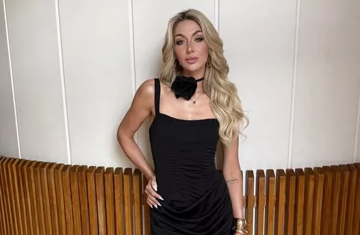 Małgorzata Główka pokazała się w czarnej mini i kabaretkach! Gwiazda disco polo wygląda obłędnie!