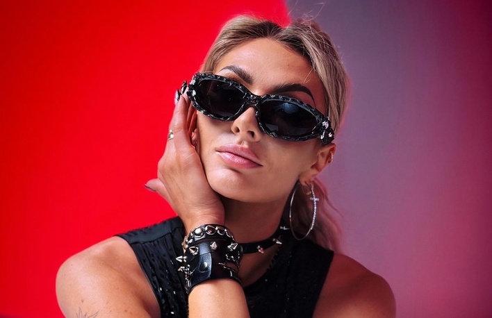 Małgorzata Główka z CamaSutra pokazała nowe zdjęcia. Odważna stylizacja wokalistki disco polo