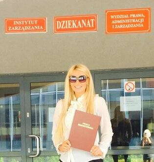 Małgosia (Camsutra) z magisterką na 5!