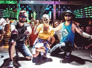 "Mama ostrzegła" w genialnej przeróbce! Będziecie w szoku jak tego posłuchacie!