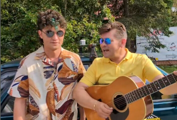 Mamy fragment nowej produkcji Zenona Martyniuka pt. „Ostatni raz„. Zobacz z kim zaśpiewał ten utwór.
