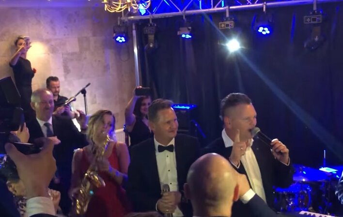 Mamy nowe nagranie z wesela Daniela Martyniuka. Wystąpił na nim zespół Mig. Reakcja gości bezcenna 