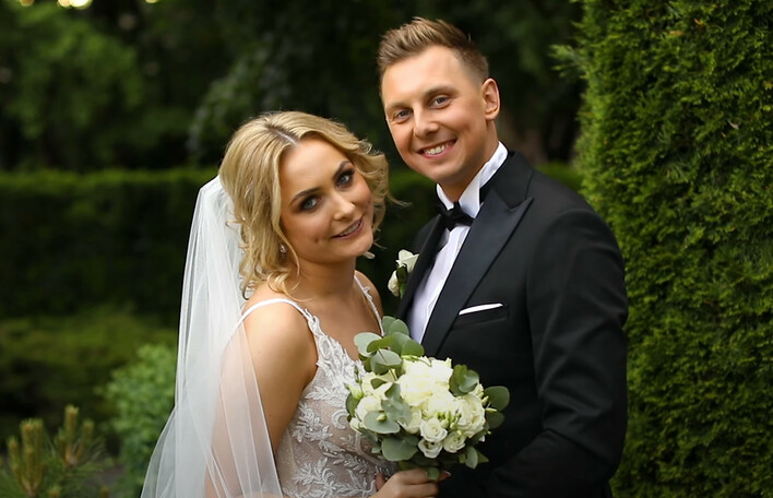 Mamy piękne nagranie z wesela gwiazd disco polo trafił do sieci! Paula i Jarek z formacji Enjoy wyprawili bajkową zabawę i wyglądali przepięknie! 