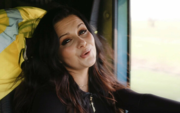 Mamy przedpremierę Iness! Zobaczcie teledysk do piosenki pt. „Oczy niebieskie„