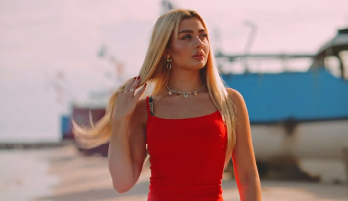 Mamy przedpremierę teledysku! Nowy klip grupy Extazy: „Tsunami„ – Czy będzie nowym hitem disco polo?
