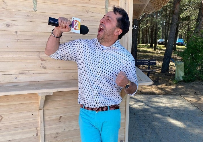 Marcin Miller (Boys) przypomniał swój wielki wakacyjny przebój disco polo! Nowa wersja hitu ”Kanikuły” podbija serca fanów! 