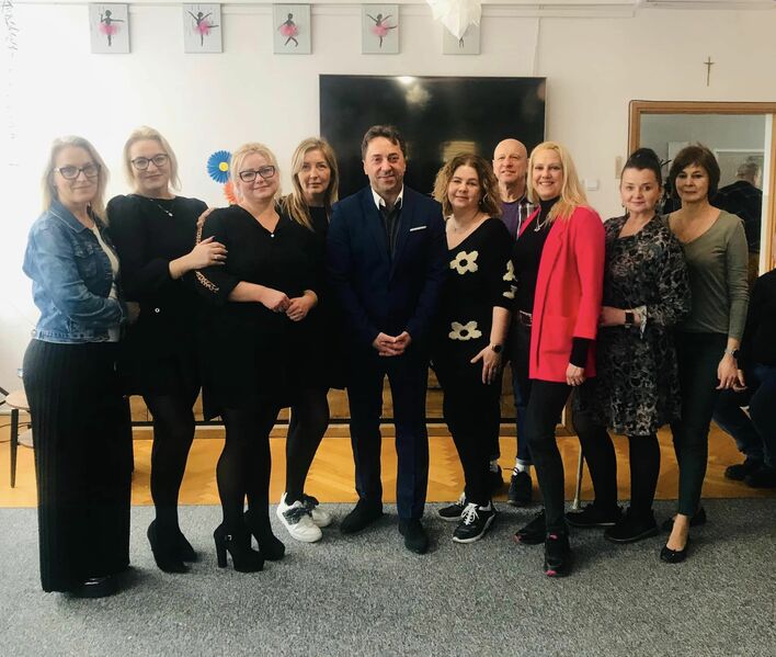 Prawdziwa twarz Marcina Millera Boys! Materiał w sieci! Gwiazdor disco polo wzruszył w Środowiskowym Domu Samopomocy w Grajewie!