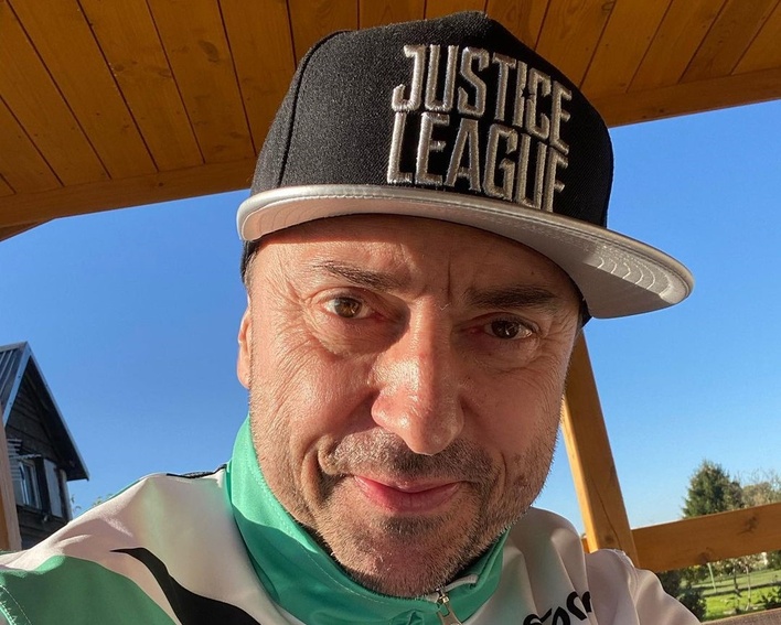 Marcin Miller Boys z wizytą u mamy! Gwiazdor disco polo zachwyca się smakołykami z Jej kuchni! 