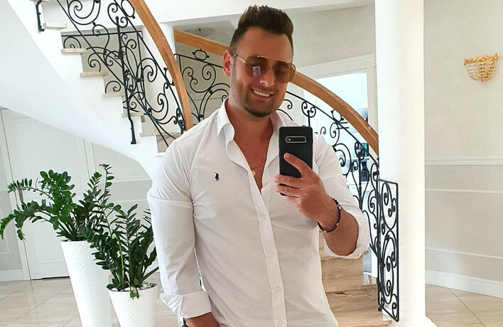 Marek Biedrzycki Effect pozuje z piękną żoną! Urocze zdjęcie gwiazdora disco polo zapiera dech w piersiach!
