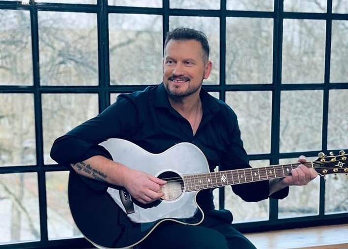 Mariusz Winnicki z zespołu Classic odkrywa wielką tajemnicę! Zaskakujące wyznania artysty disco polo! Co na to fani?!