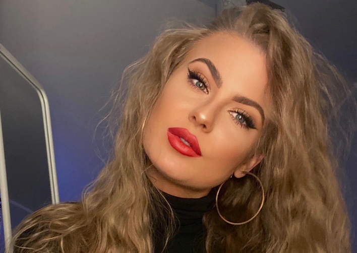 Marlena Sztando z zespołu disco polo - Szpilki odważnie odsłoniła biust! Gorące kadry rozpalają zmysły!