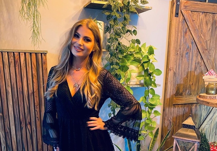 Marlena Sztando z zespołu disco polo Szpilki odważnie odsłoniła dekolt! W sieci zrobiło się gorąco!