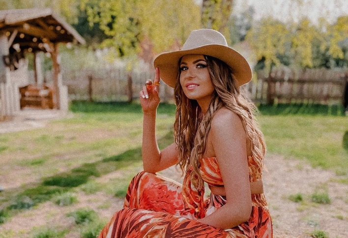 Marlena Sztando z zespołu Szpilki w gorącej odsłonie! Śliczna wokalistka disco polo pokazała piękne ciało! Jest czego zazdrościć?! 