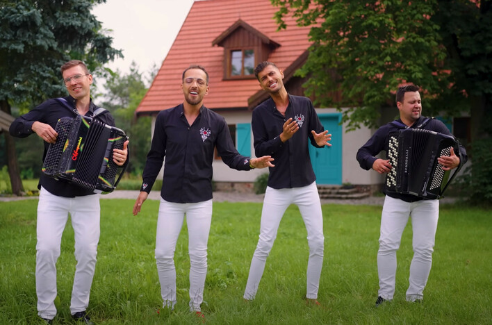 MarsaAlam i ich „Raz się żyje” wywołało burzę komentarzy