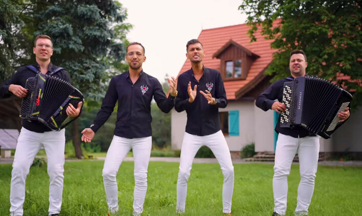 MarsaAlam szykuje muzyczną petardę! „Raz się żyje” może stać się największym przebojem duetu