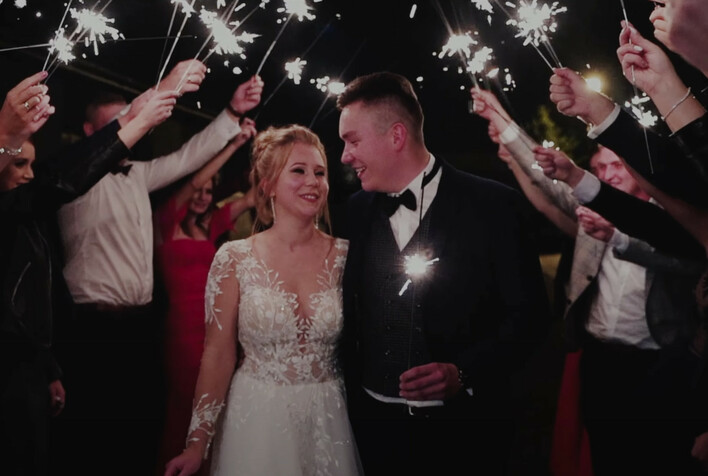 Martess zaskoczył w „Serca bicie” – wzruszający klip z żoną i prywatnymi kadrami ze ślubu! 